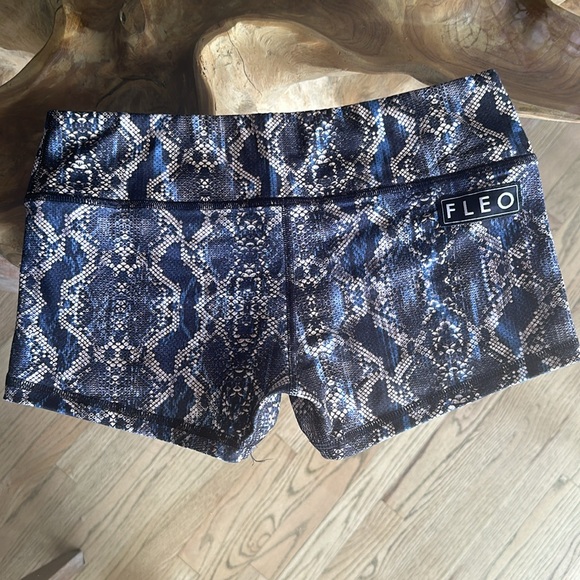 FLEO Python Shorts - Picture 3 of 5